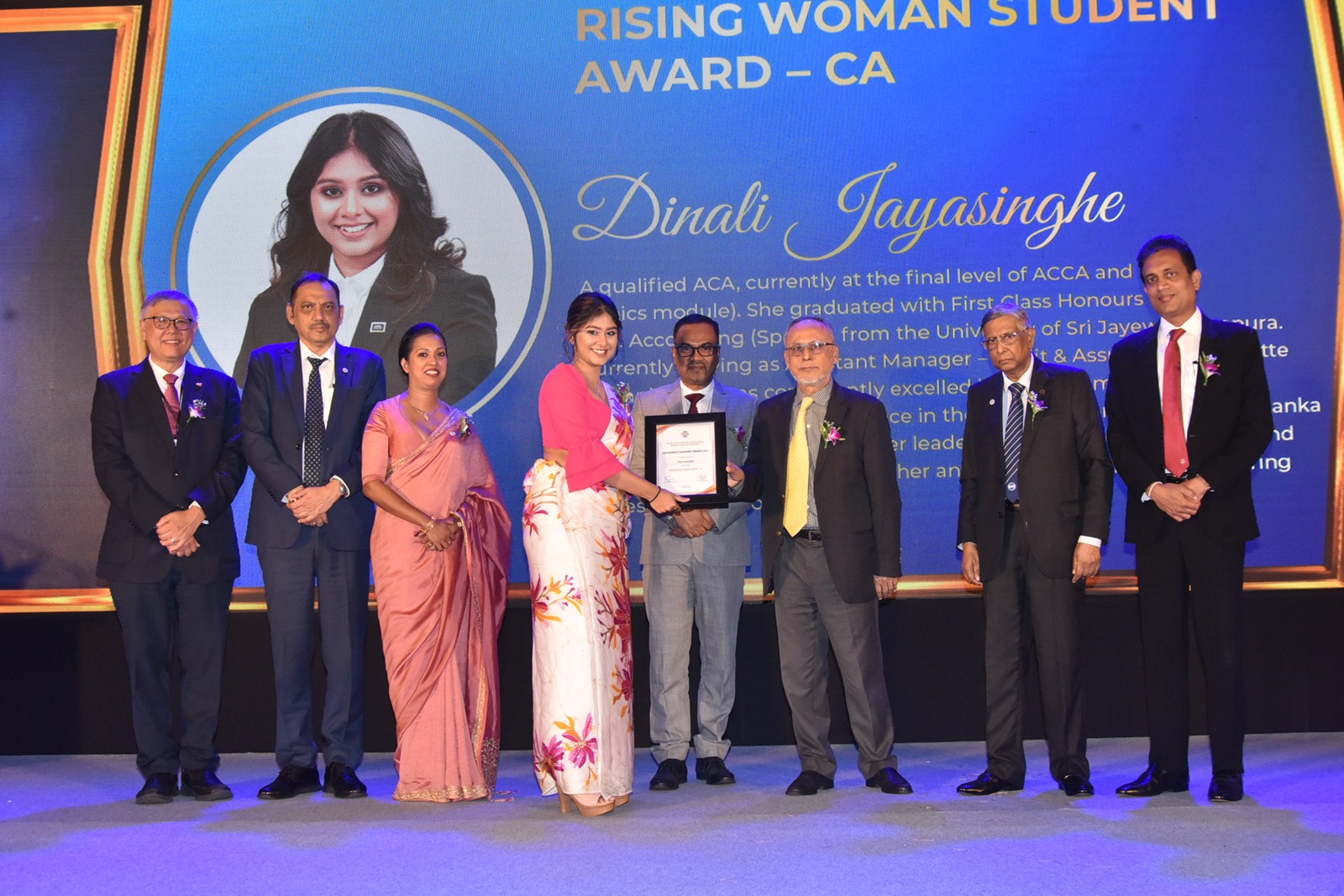 CA Sri Lanka student Dinali Jayasinghe receiving her award at the SAFA Women Leadership Awards Ceremony in Colombo