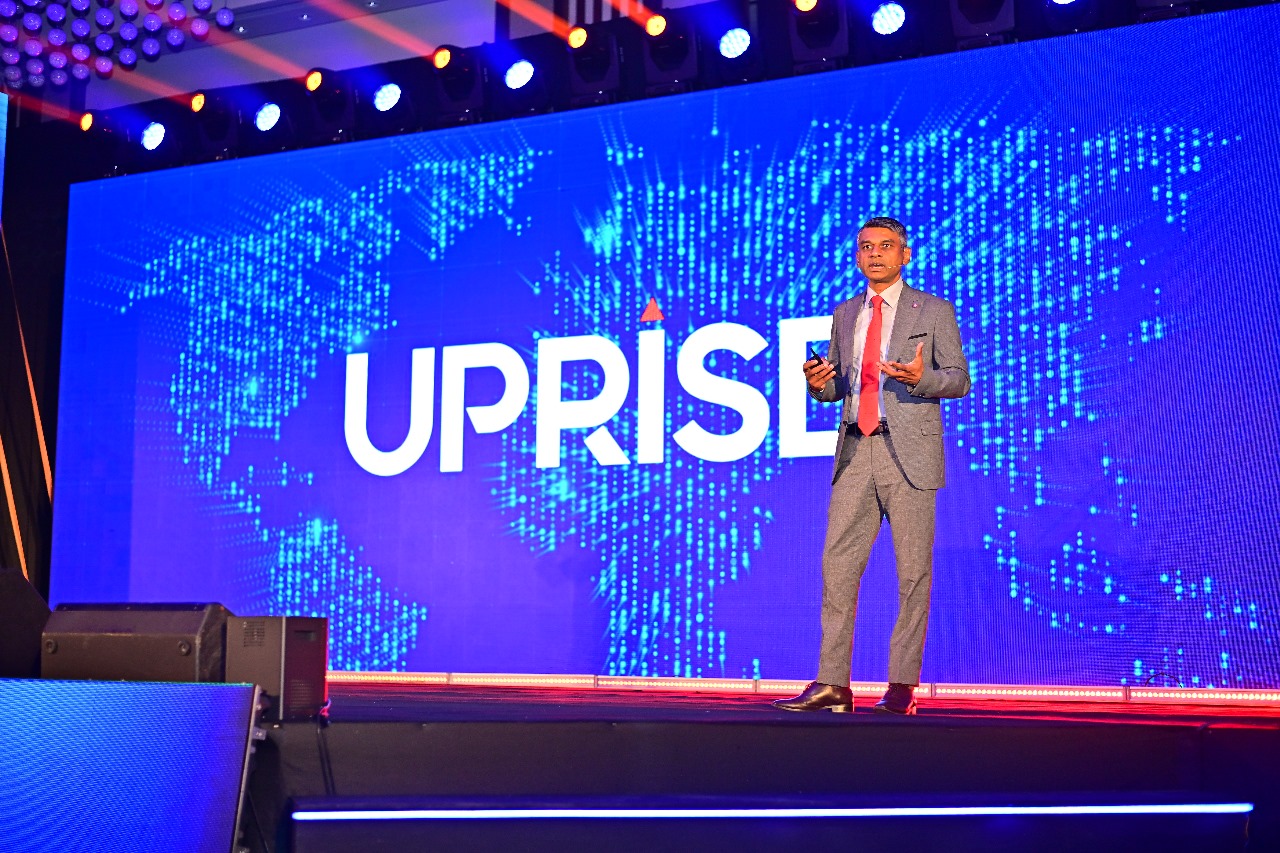 Dr. Wasaba Jayasekera elaborating on the technical sessions.